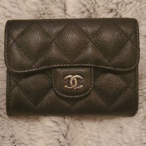 Chanel iridescent caviar leather wallet 18C